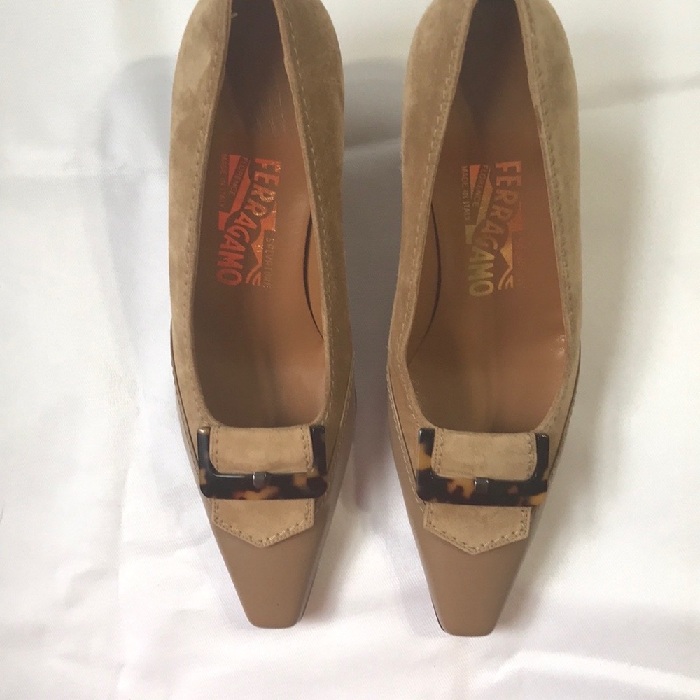 New Salvatore Ferragamo Tan Suede heel size 6.5